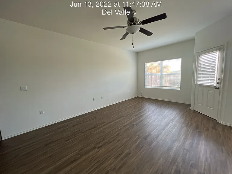 15209 Spruce Frost Cv #B — Photo 18