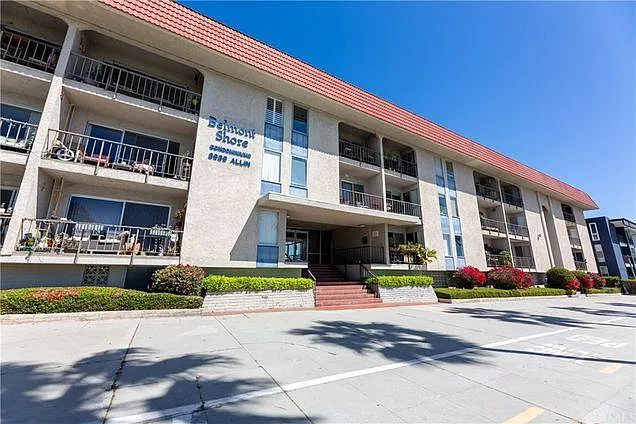 Belmont Shore Condominiums at the Belmont Pier
