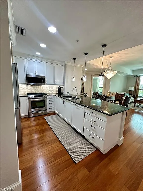 2 bed, 2.0 bath, 1435 sqft, $10,000 — Photo 2