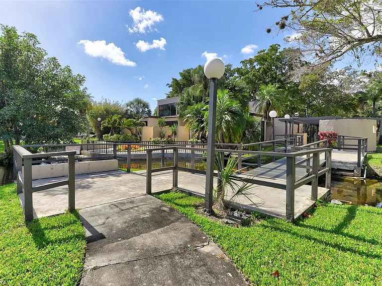 2236 N Cypress Bend Dr #508 — Photo 48