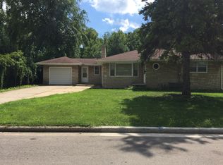 419 Lilac Ln, De Pere, WI 54115