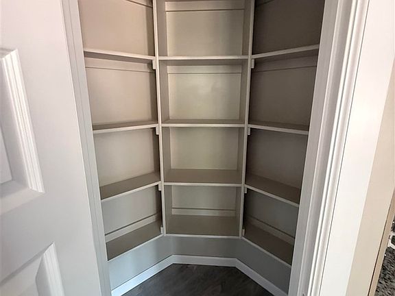 3rd image of 4709 E Bois Darc Rd