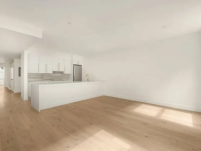 17 W 24th St #4 — Photo 4