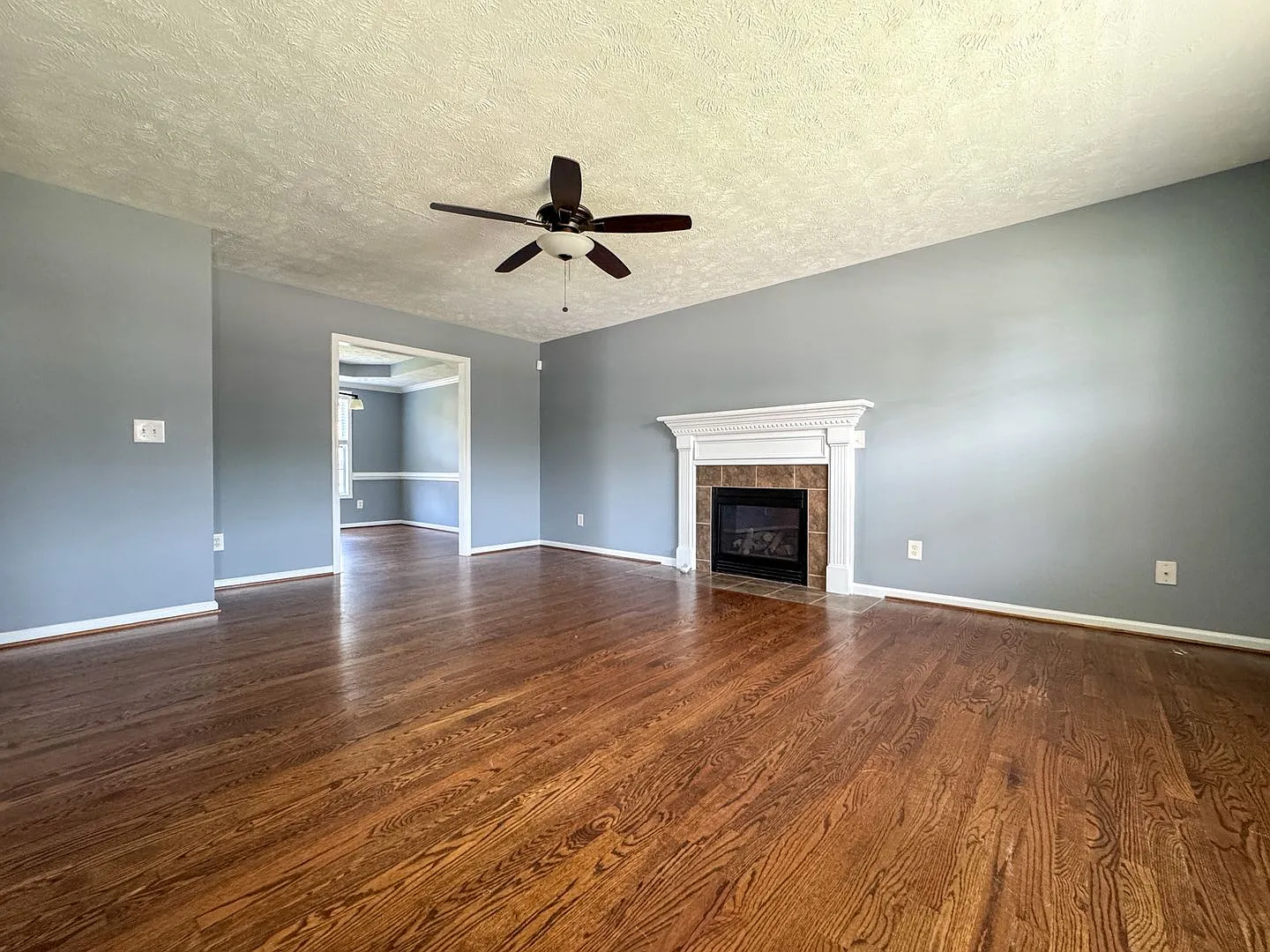 4 Bed 2.5 Bath Home with Fenced Yard — Photo 2