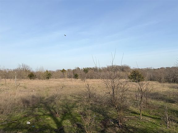 3rd image of 194 Middle Rd