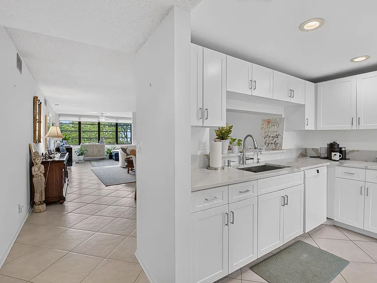 15075 Witney Rd #212 — Photo 4