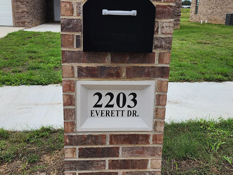 2203 Everett Dr — Photo 19