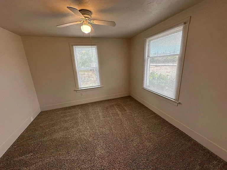 2113 Illinois Ave — Photo 18