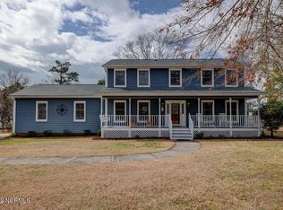 206 Moores Landing Ct, Hampstead, NC 28443