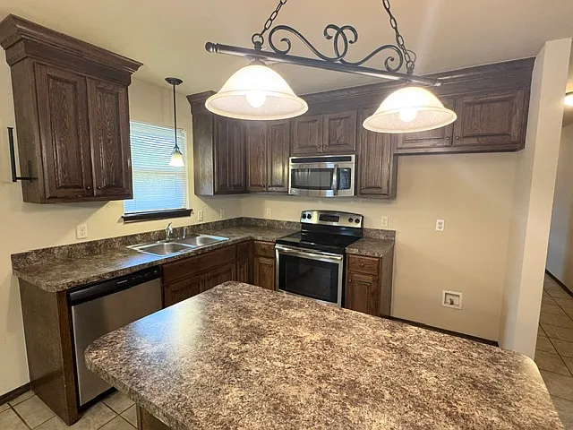 428 W Greenwood Drive - 1 — Photo 4