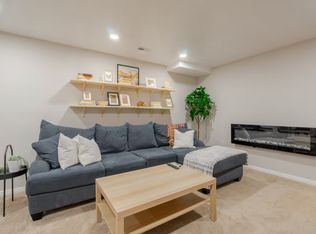 10367 S Countrywood Dr, Sandy, UT 84092
