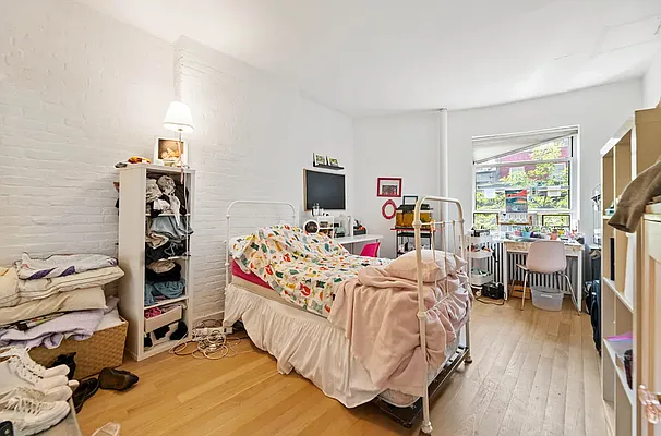 Rented by REAL New York | media 29