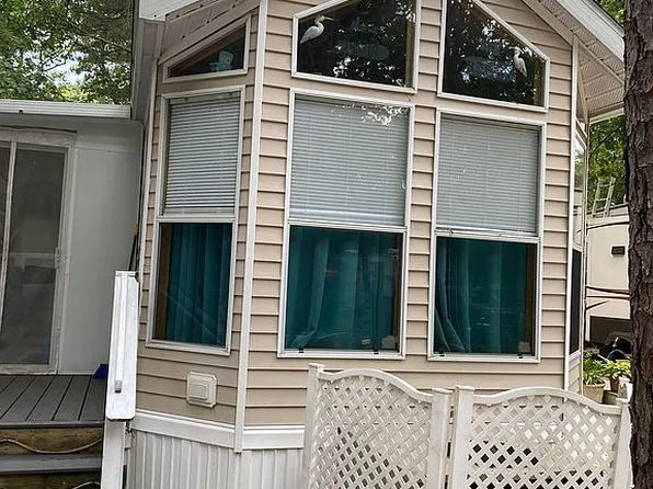 810 S Shore Rd #133, Marmora, NJ 08223