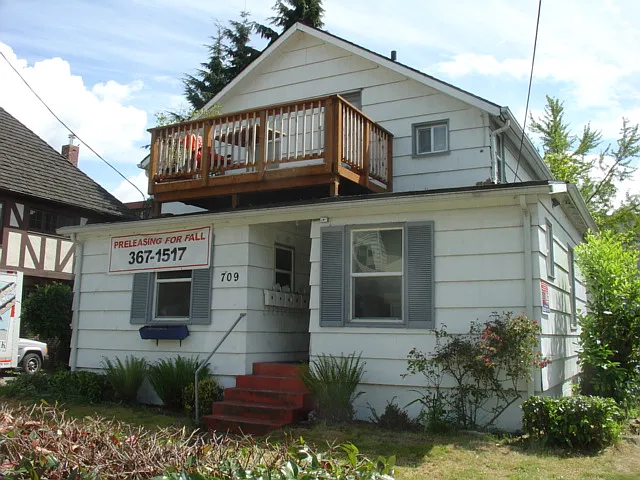 4-unit Apartment right in the heart of the University of Washington — Photo 3