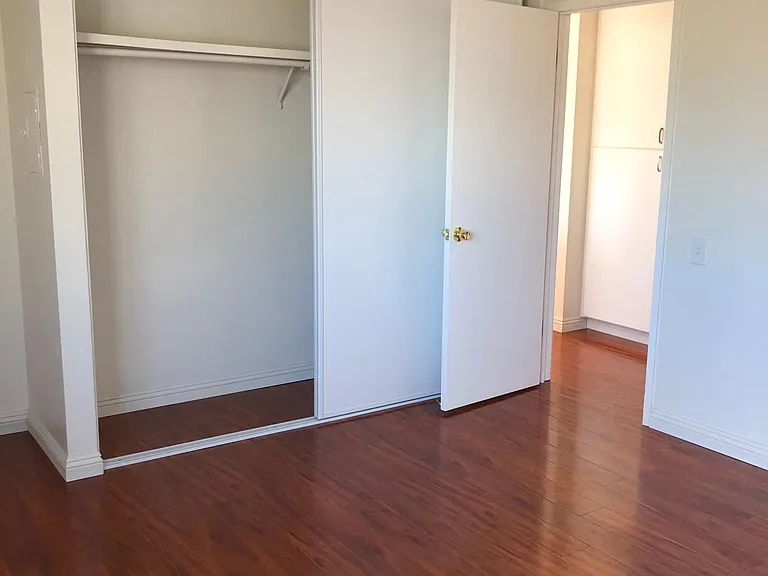 4633 Lexington Ave #5 — Photo 5