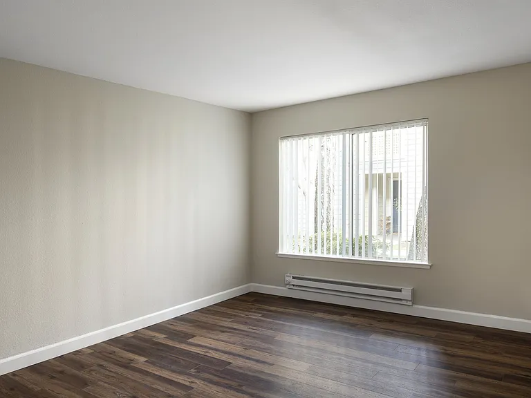 Alderwood — Photo 13