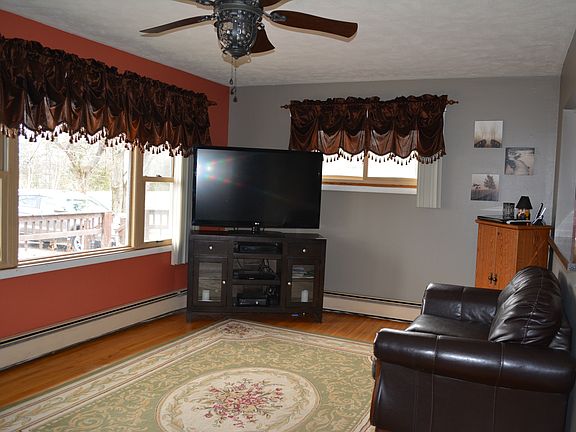 3rd image of 1124 S Superior Ave