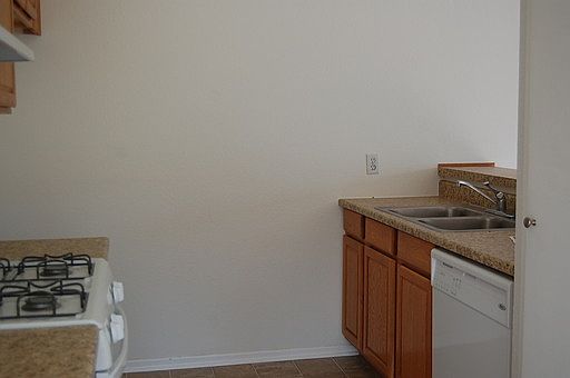 5th image of 2722 Wendy Pl