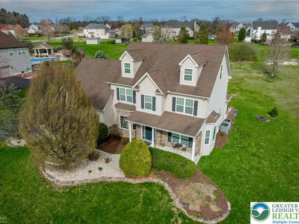157 Fox Ridge Dr, Bushkill Township, PA 18064