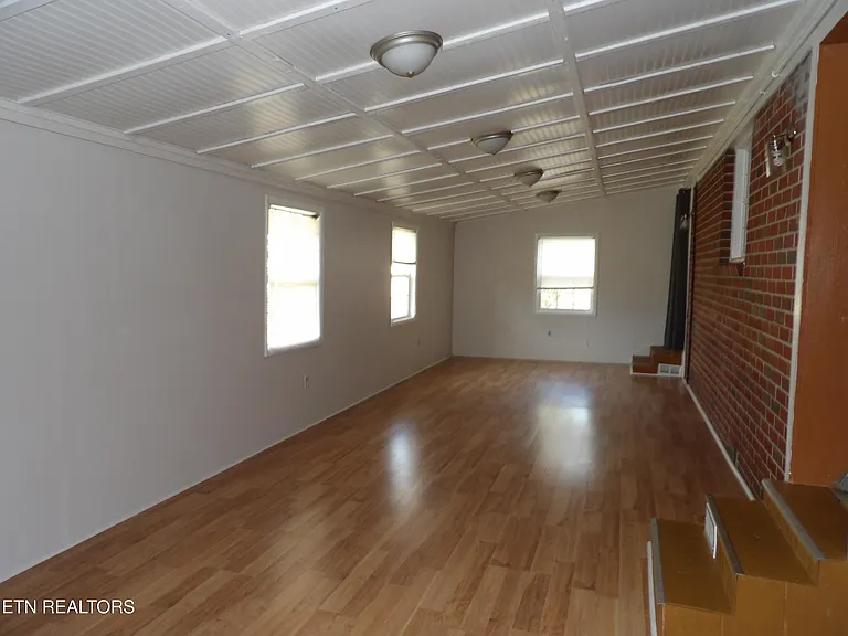 18 Sandra Ln — Photo 15