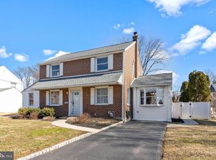 25 Rose Ln, Springfield, PA 19064