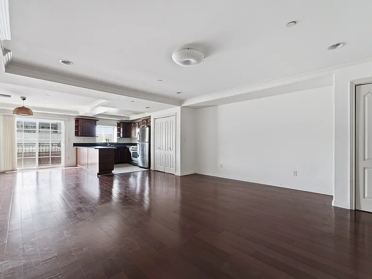 700 S Ardmore Ave #304 — Photo 9
