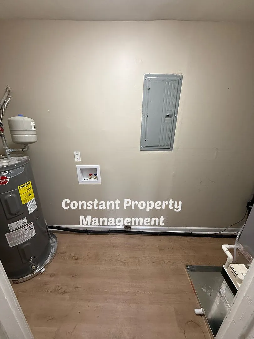Fully Renovated 4 Bedroom Home with Fenced Yard Available Now! — Photo 3