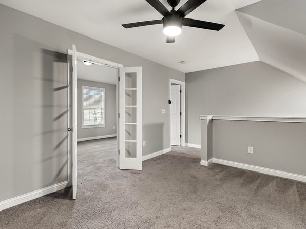 lexington-kentucky-446956486 picture