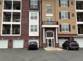 621 Doral Ct, Piscataway, NJ 08854
