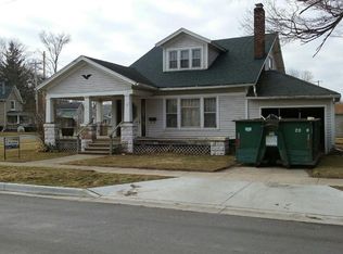17 Fulton St, Quincy, MI 49082