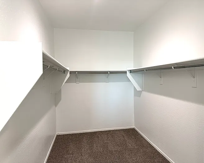 1567 E Fletcher Dr — Photo 15