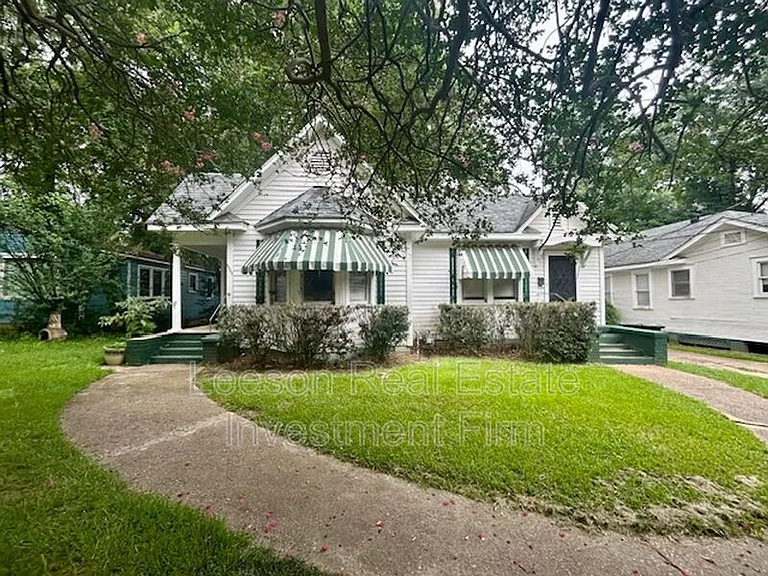 3345 Alexander Ave — Photo 2
