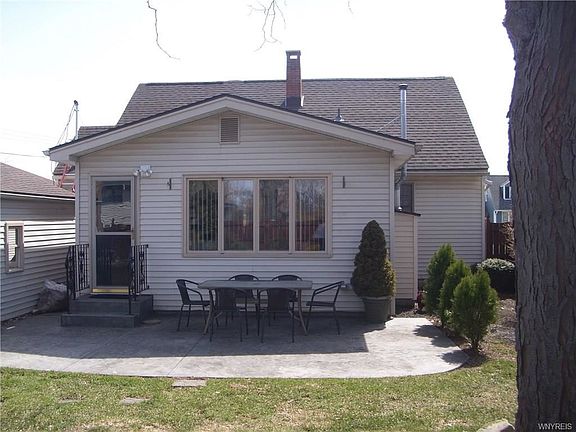 2nd image of 187 Forbes Ave