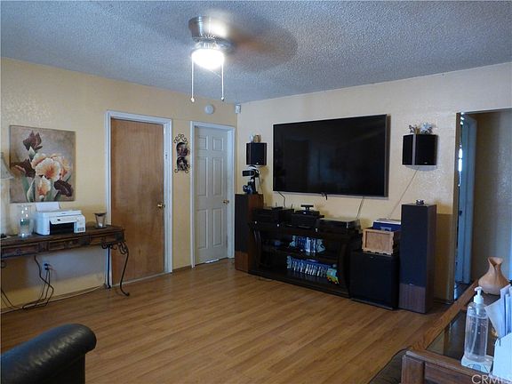 2nd image of 1037 W Olive St