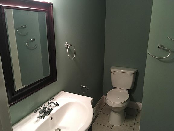 Full Bath off of bedroom