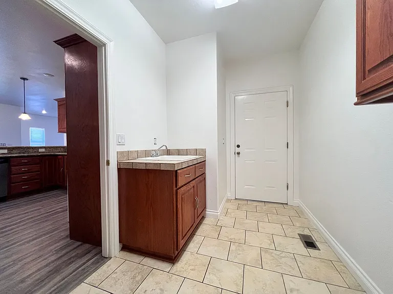 524 Discovery Dr — Photo 31