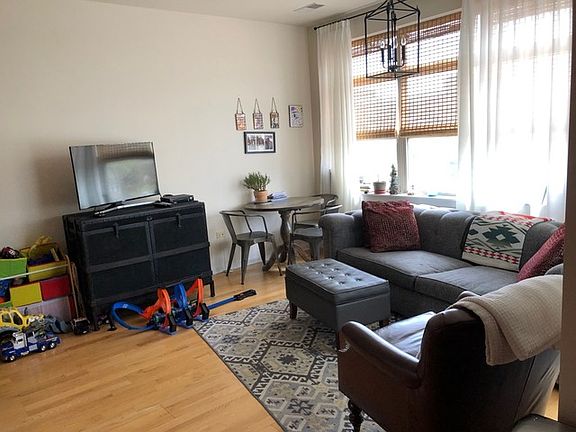 4th image of 2935 N Clybourn Ave Unit 301