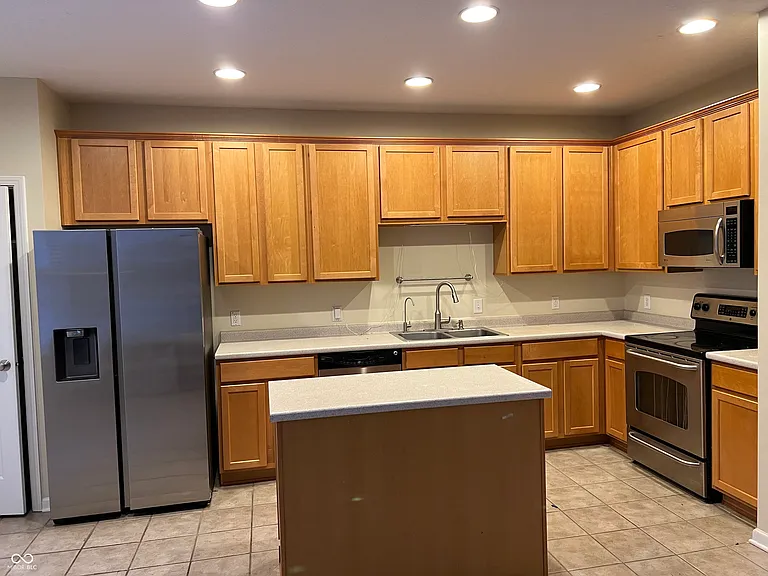 3522 Golden Gate Dr N — Photo 12