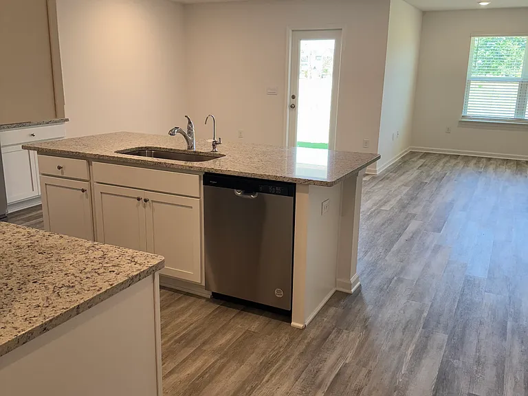 58 Sawbrier St — Photo 10