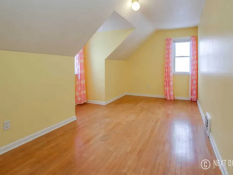 1319 Diamond Ave NE — Photo 12