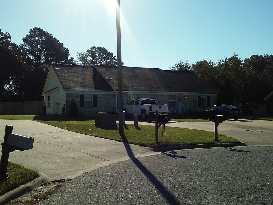 2nd image of 1403 Ashley Way #B