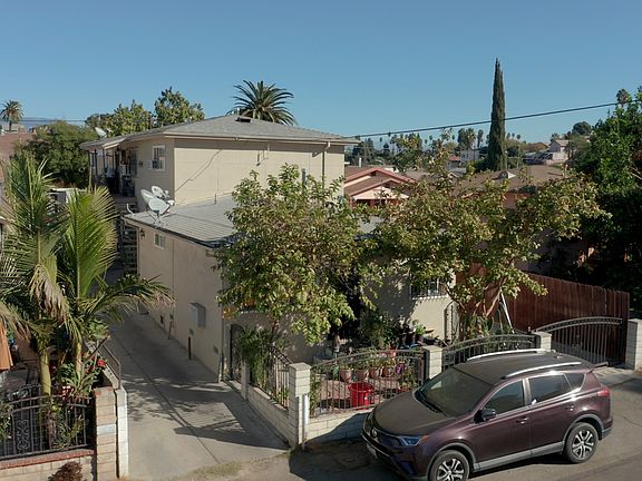 4th image of 2727 E 6th St