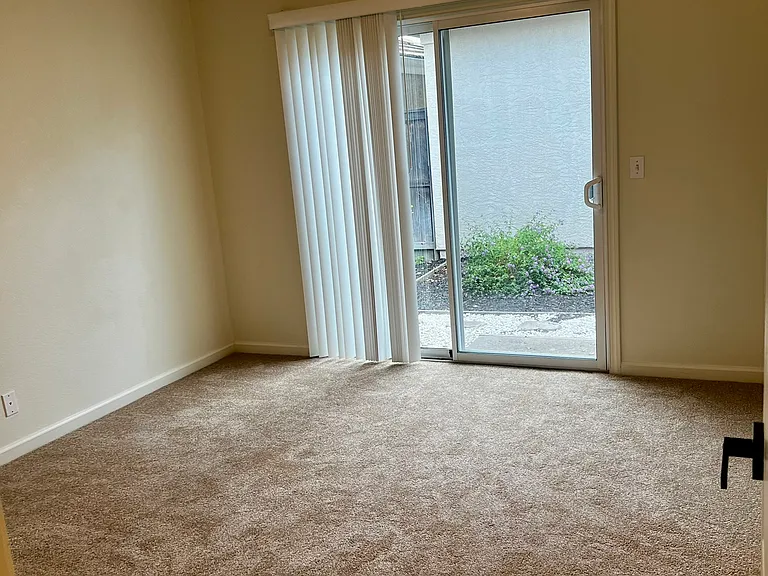 751 Silchester Ct — Photo 7
