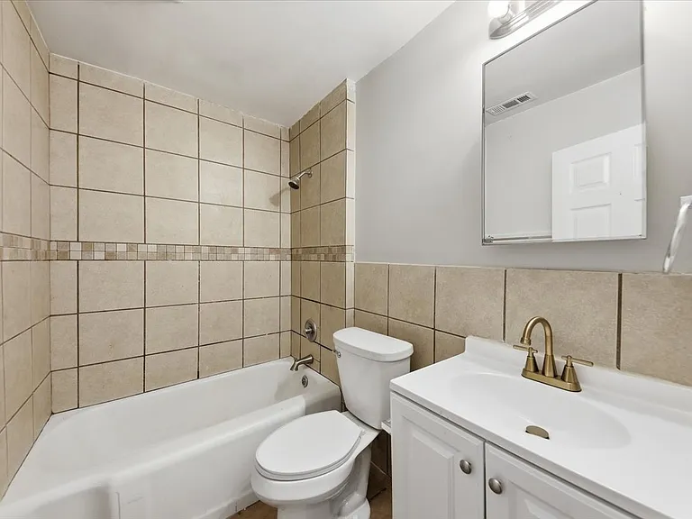 225 Addington Dr NW — Photo 10