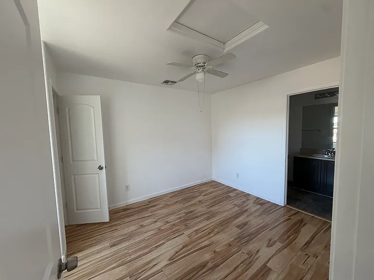 7809 W Palm Ln — Photo 13