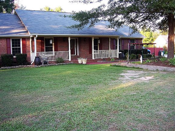 3rd image of 4723 Wildwood Dr
