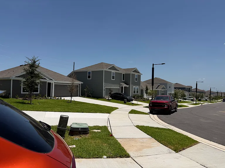 571 Artemis St — Photo 15