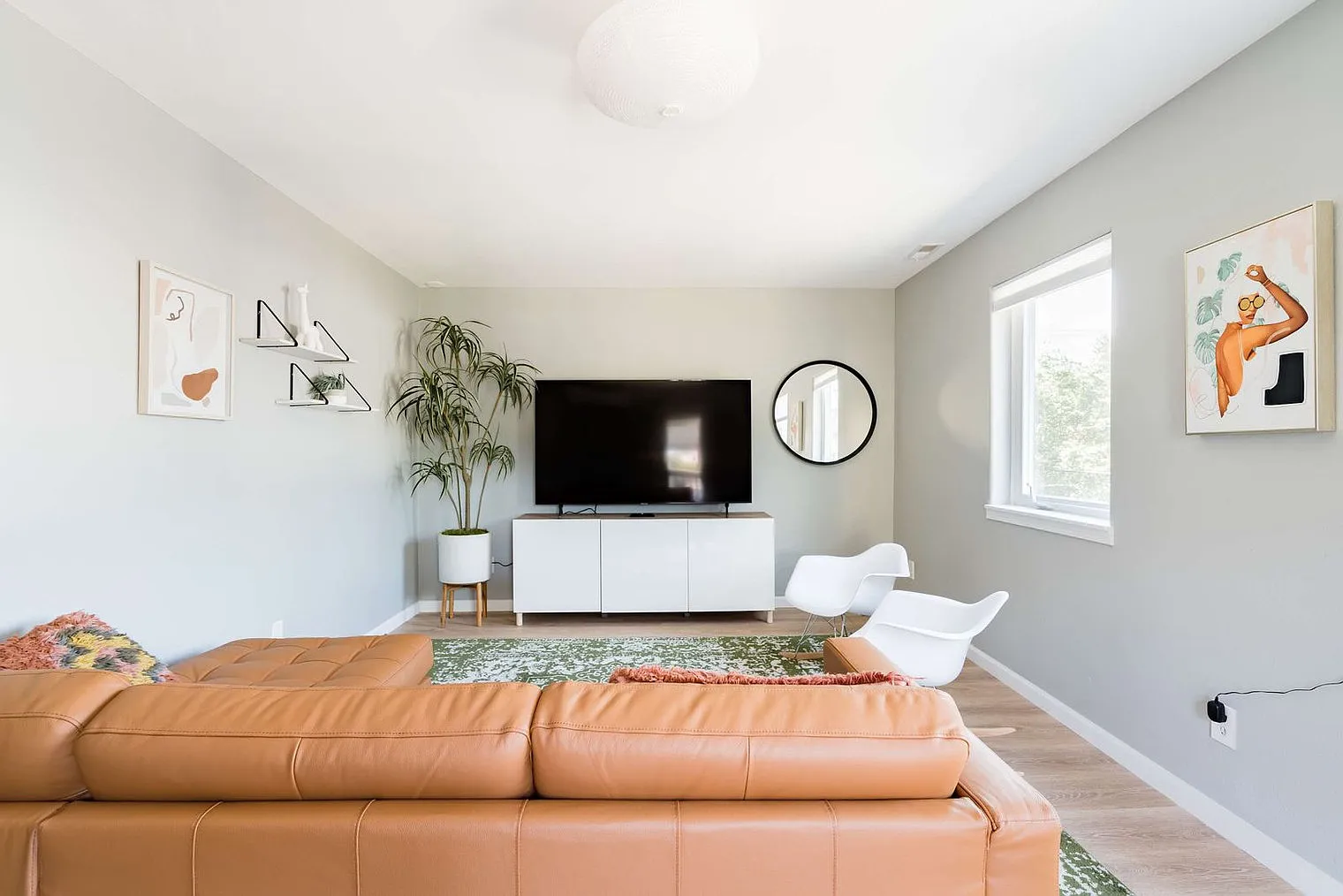 4 bed, 2.0 bath, 2873 sqft, $10,619 — Photo 2