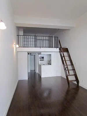 Rented by Mirador Real Estate | media 21