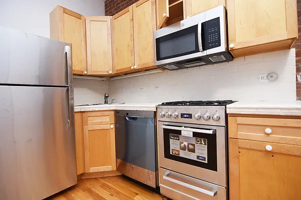 Rented by Bohemia Realty Group | media 4